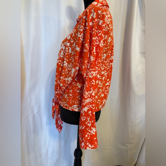 Nine West Orange & White print button down long sleeve blouse size medium - Picture 2 of 9